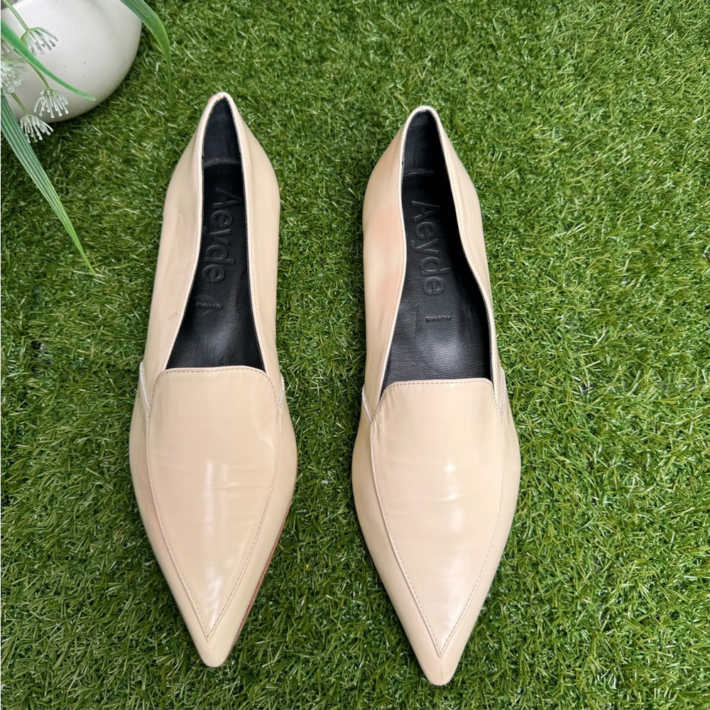 AEYDE Martha Pointed Toe Flat (Women) SIZE 38 US 8